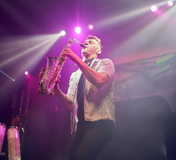 Wedding dj and sax player | Beachweddingtips.com